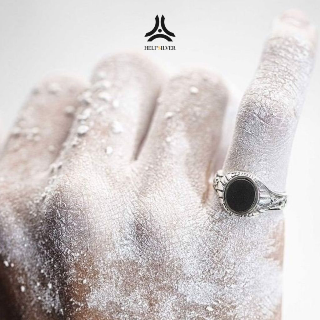 Nhẫn bạc nam, nữ HeliSilver Gothic Onyx Helios Original S925