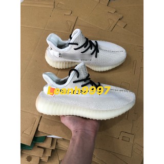 Giày thể thao sneaker kem chữ đen