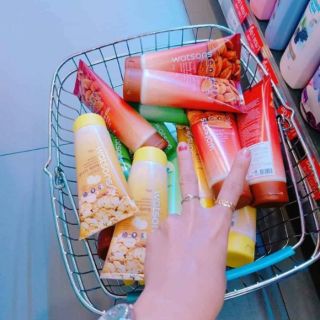 KEM TẮM TẨY DA CHẾT WATSON