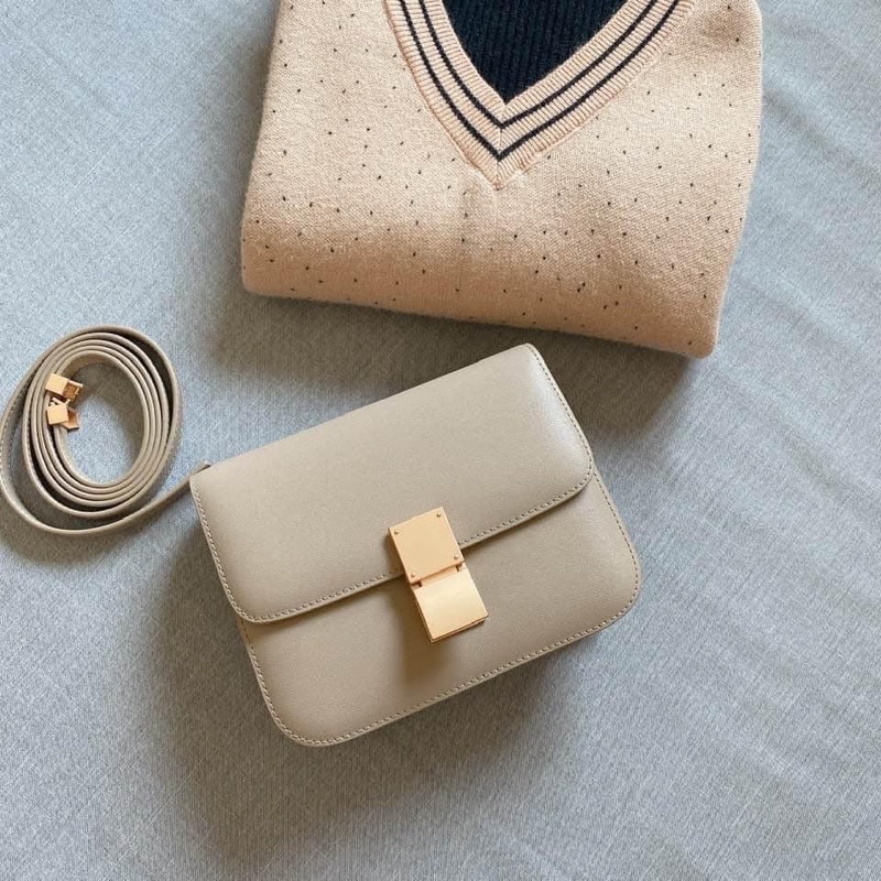 Túi 𝐏𝐫𝐞𝐭𝐭𝐲𝐅𝐈𝐓 dáng classic C.line đeo chéo chất 𝐃𝐚 𝐓𝐡𝐚̣̂𝐭 𝟏𝟎𝟎%