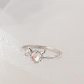 Nhẫn Đính Đá Mặt Trăng Thiết Kế Độc Đáo