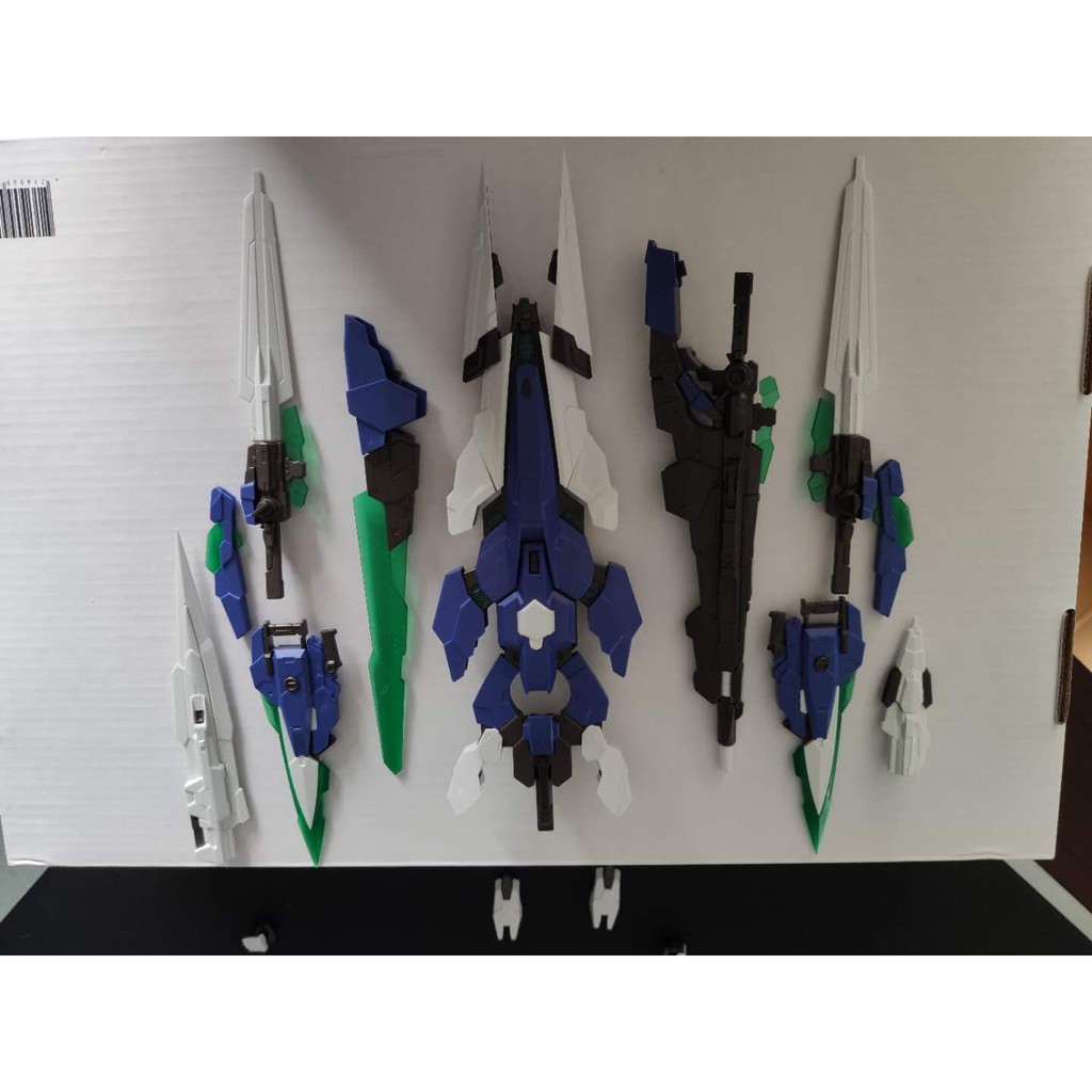 Mô hình lắp ráp High Resolution 1/100 Gundam 00 Seven Swords MJH