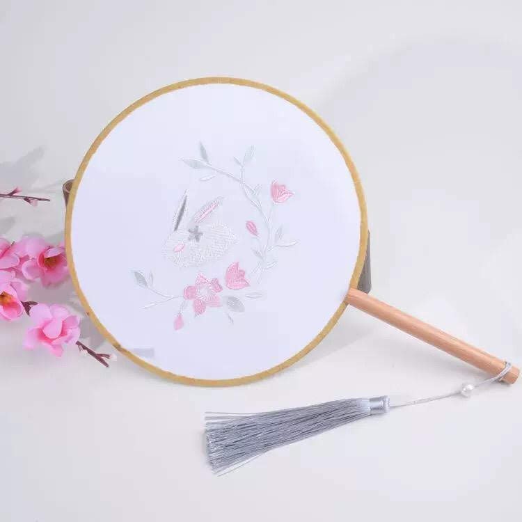 Quạt thêu hàng rẻ hàng có  sẵn