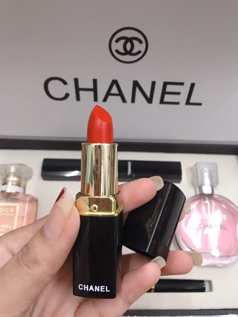 Sét nước hoa và son 5 món