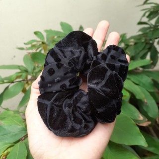 Dây cột tóc vải nhung màu đen (cở nhỏ 7-8cm)