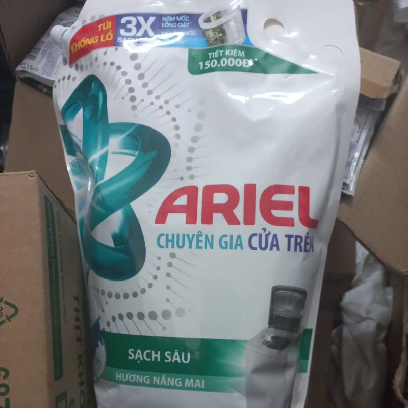 Nước giặt Ariel cửa trước hương nắng mai 4 Lít