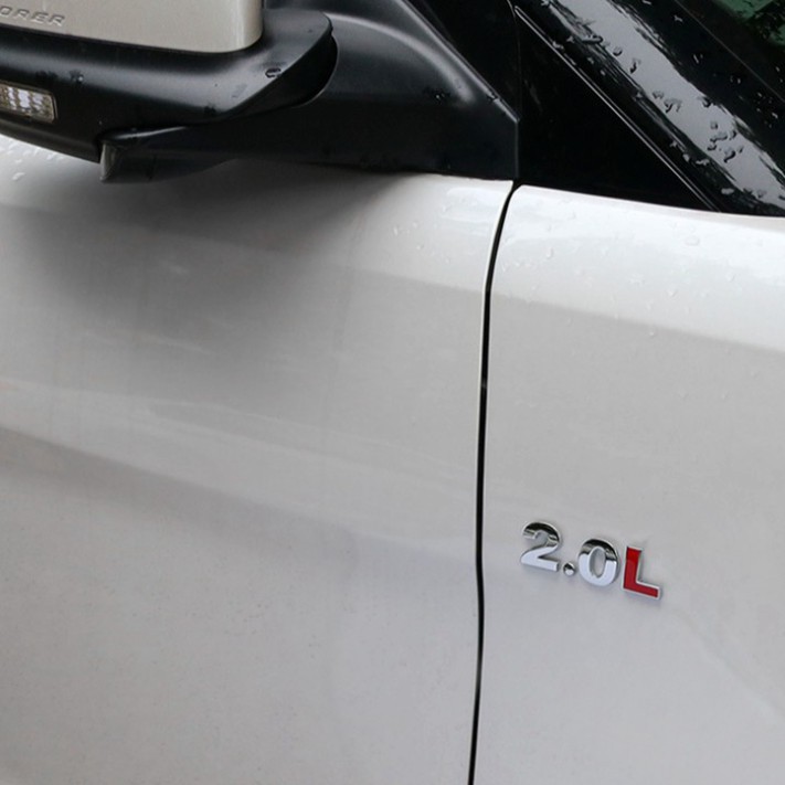 Sản phẩm Decal tem chữ 1.8T, 2.0T và 3.0T inox dán đuôi xe ô tô, xe hơi kích thước 8.5×2.5cm ..