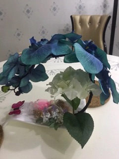 Lọ hoa và hoa trang trí