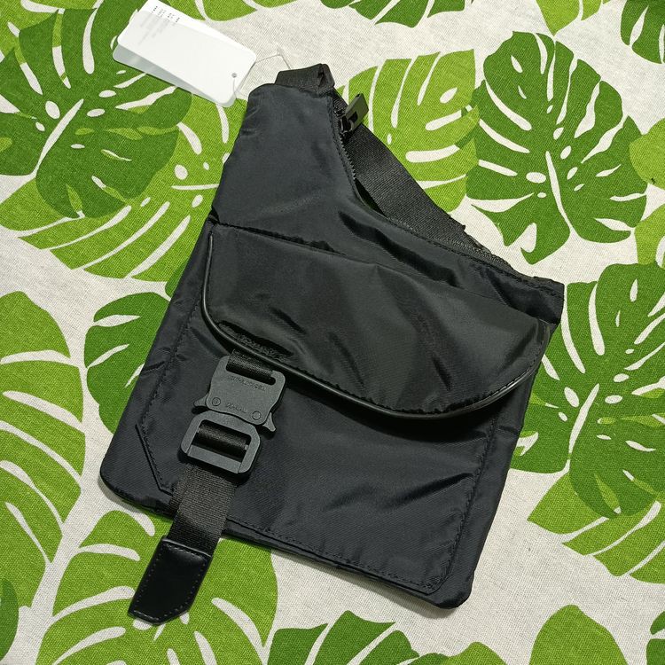 Túi đeo chéo 1017 ALYX 9SM mini messenger bag ss21