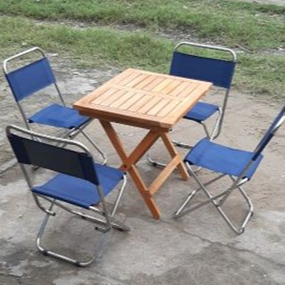 Bàn gỗ xếp.