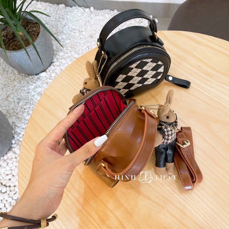 Túi Xách Nữ Mini Dáng Cốp Tròn, Túi Đeo Chéo Kèm Gấu Dễ Thương