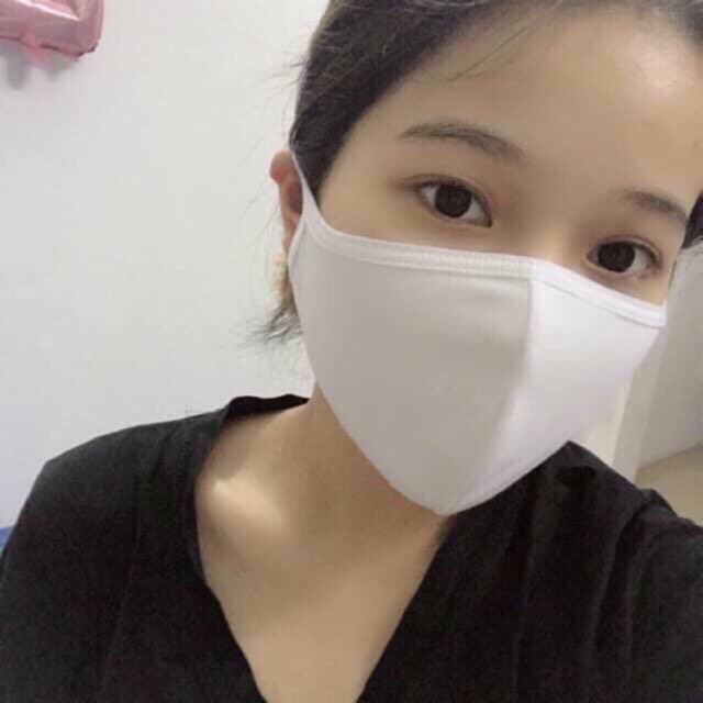 KHẨU TRANG VẢI COTTON MÀU ĐEN VÀ TRẮNG PHONG CÁCH HÀN QUỐC | BigBuy360 - bigbuy360.vn