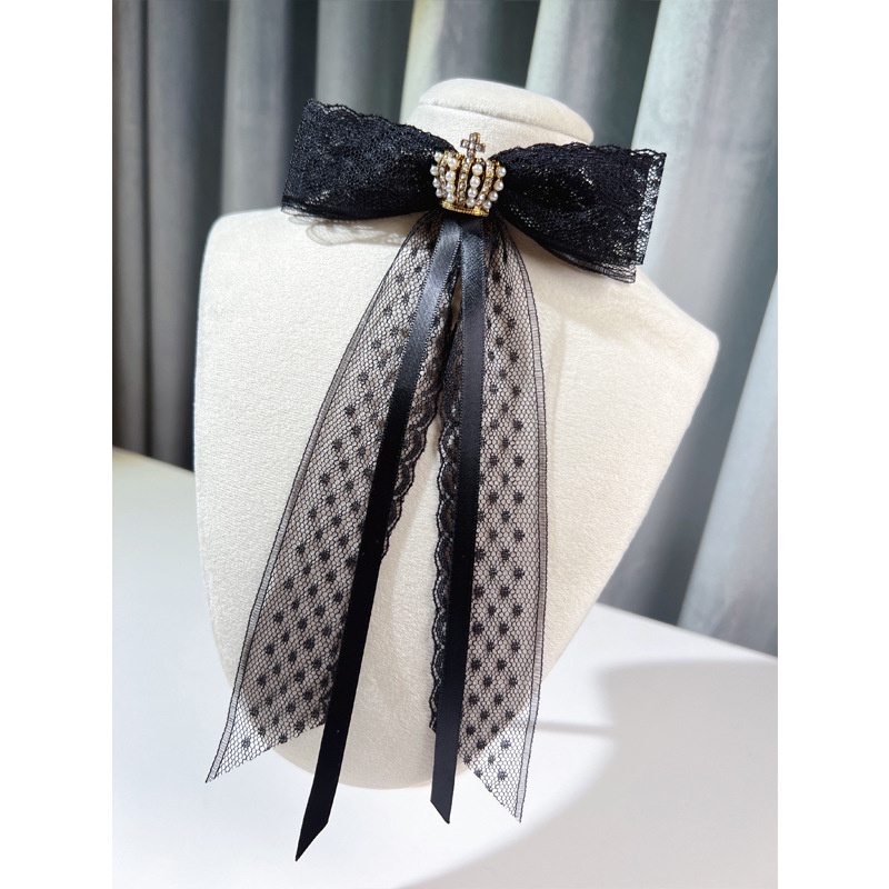 Nơ Ren Cài Cổ Áo Hình Vương Miện Đính Ngọc Trai