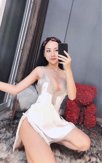 Đầm lụa xẻ đùi 4 màu