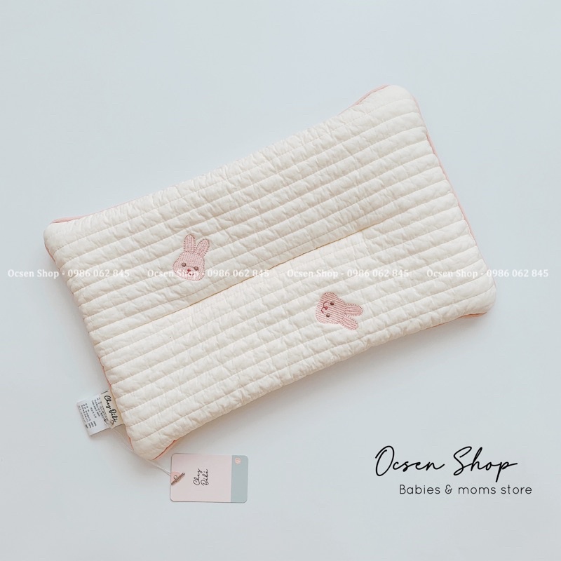 Gối mỏng Chez Bebe nội địa Hàn Quốc cho bé thêu mẫu thỏ, gấu cotton lụa cực kỳ mềm mại, mặt sau 3D Mesh thoáng mát