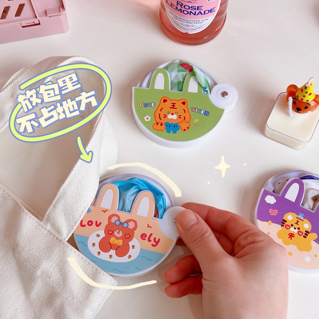 Quạt Vải Mini Cầm Tay Gấp Gọn Họa Tiết Dễ Thương