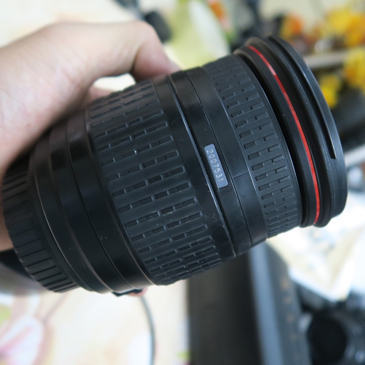 Ống kính Sigma 28-300 f3.5-5.6 dùng cho máy ảnh Canon