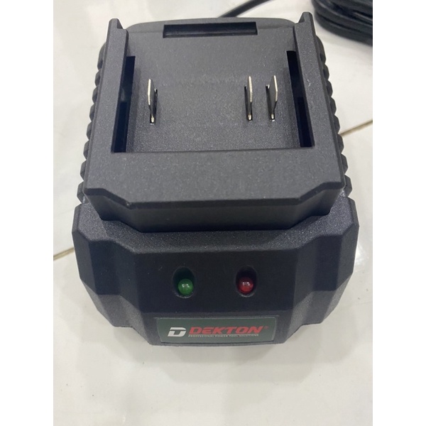 Sạc Pin DEKTON M21-4000