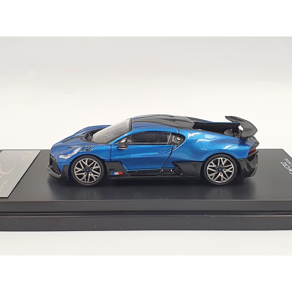 Xe Mô Hình Bugatti Divo 1:64 Bburago ( Xanh Kim Loại )