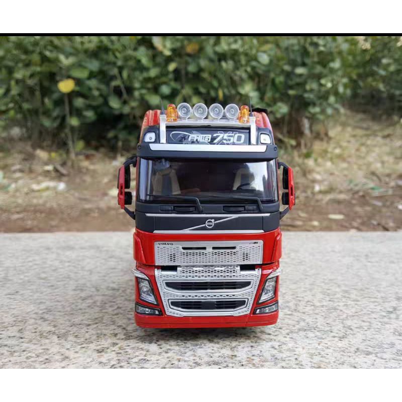 Xe Mô Hình đầu kéo siêu trường Volvo FH16 750 8×4 Kim loại 1:32
