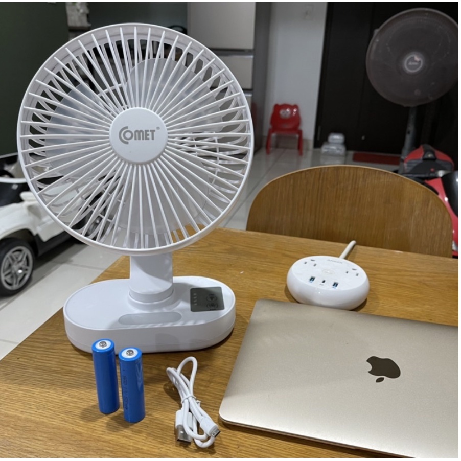 Quạt sạc đa năng Comet CRF1406 có đèn Led, pin Lithium 2 viên x 1500 mAh