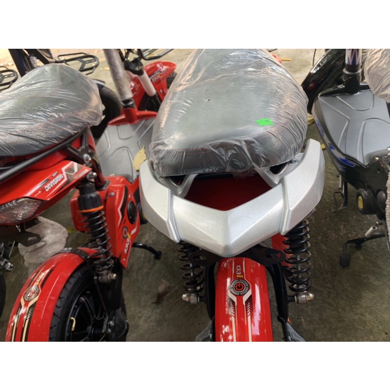 Tay sách nhôm xe điện 133  Màu Bạc