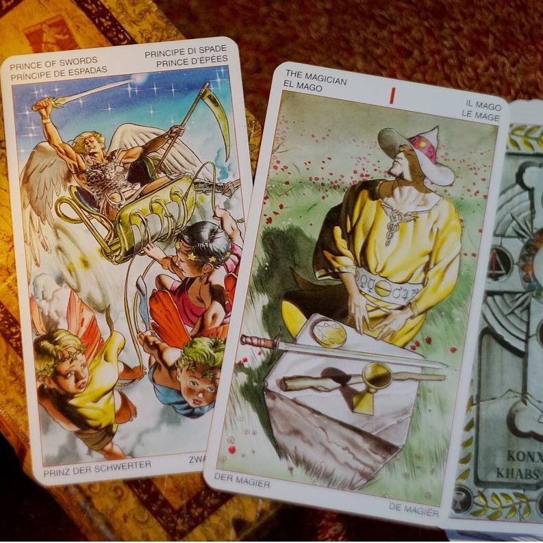 Bài Initiatory Tarot of the Golden Dawn Deck
