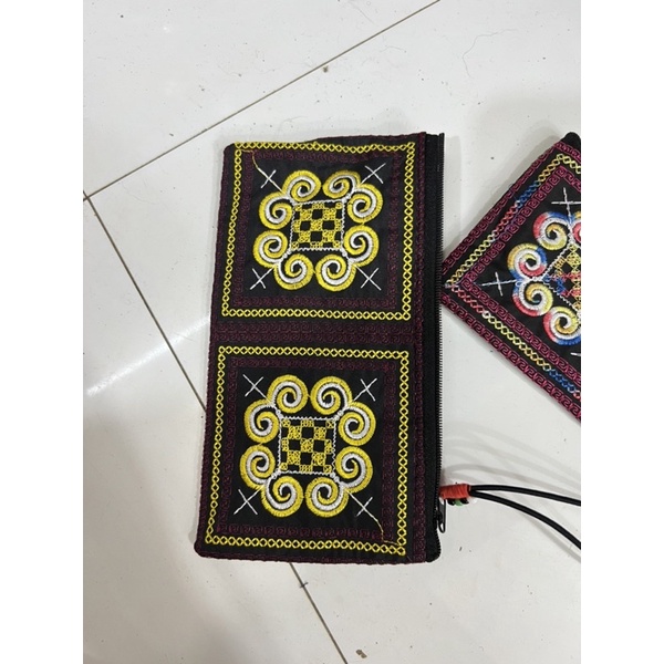 Ví Thổ cẩm thêu cầm tay