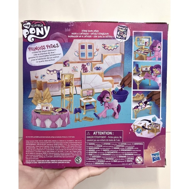 Hộp đồ chơi ngựa pony Princess Petals với 23 phụ kiện tạo hình phòng ngủ trong mơ ngọt ngào
