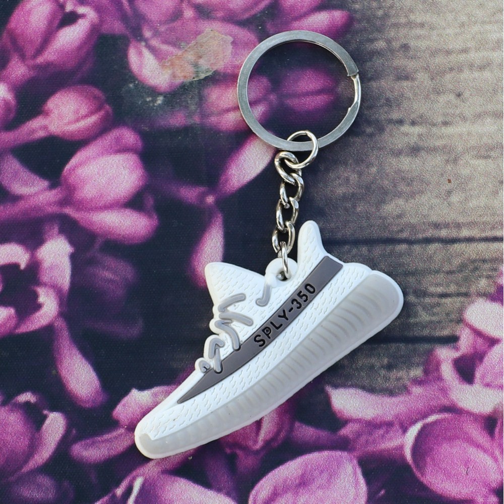 Móc khóa silicone giày yeezy 350v2 Trắng