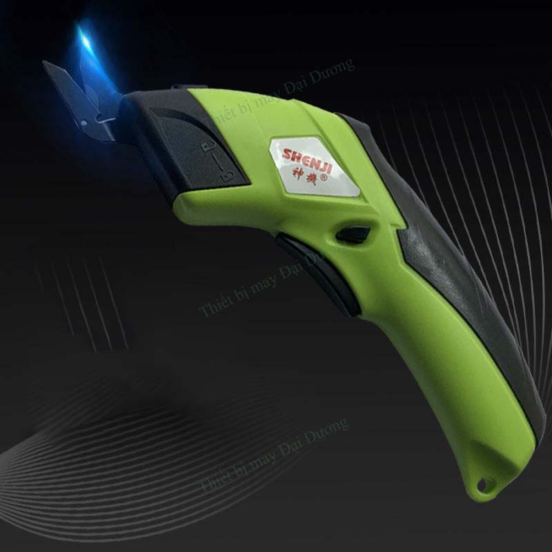 Kéo cắt vải pin SHINJI nhỏ gọn tiện lợi cắt nhiều loại chất liệu