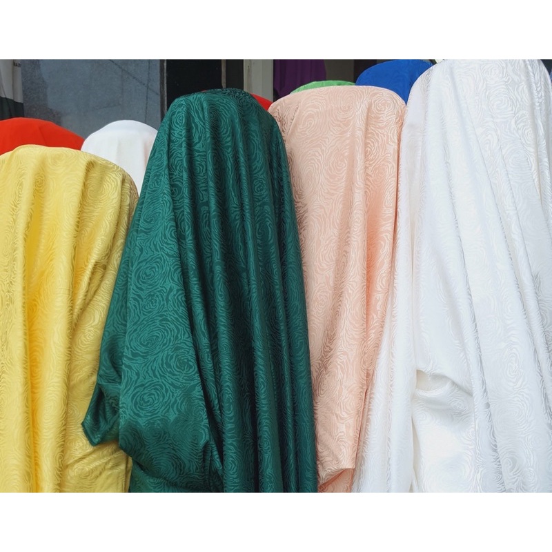 Vải gấm lụa hoa hồng