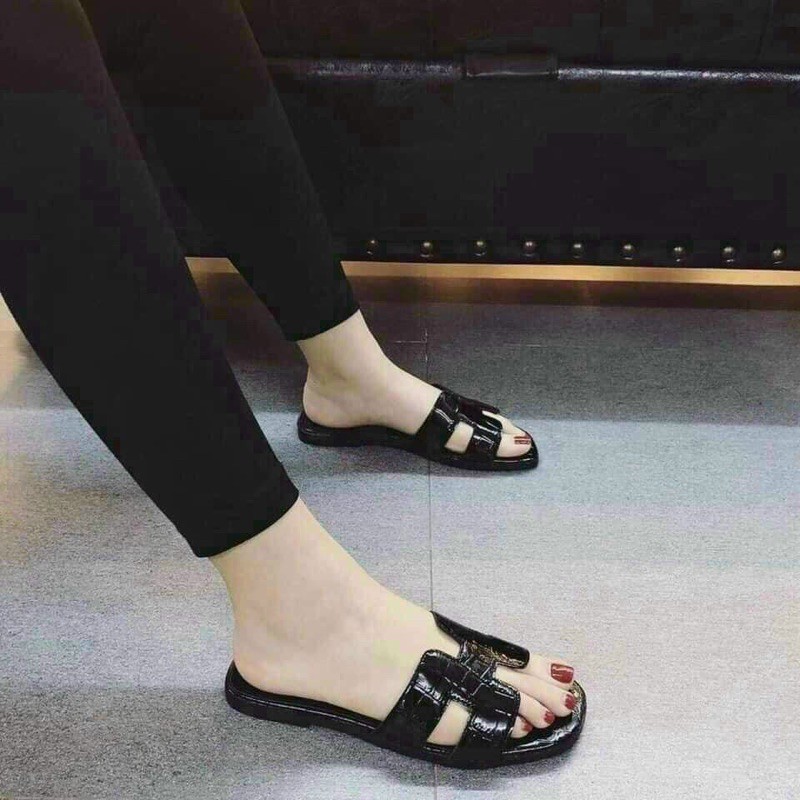 dép thời trang đế bệt màu đen