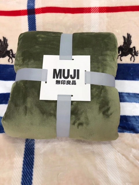 Chăn muji hàng xuất nhập