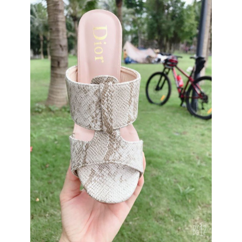 Guốc cao gót nữ cao trên cao dưới 10cm da vân