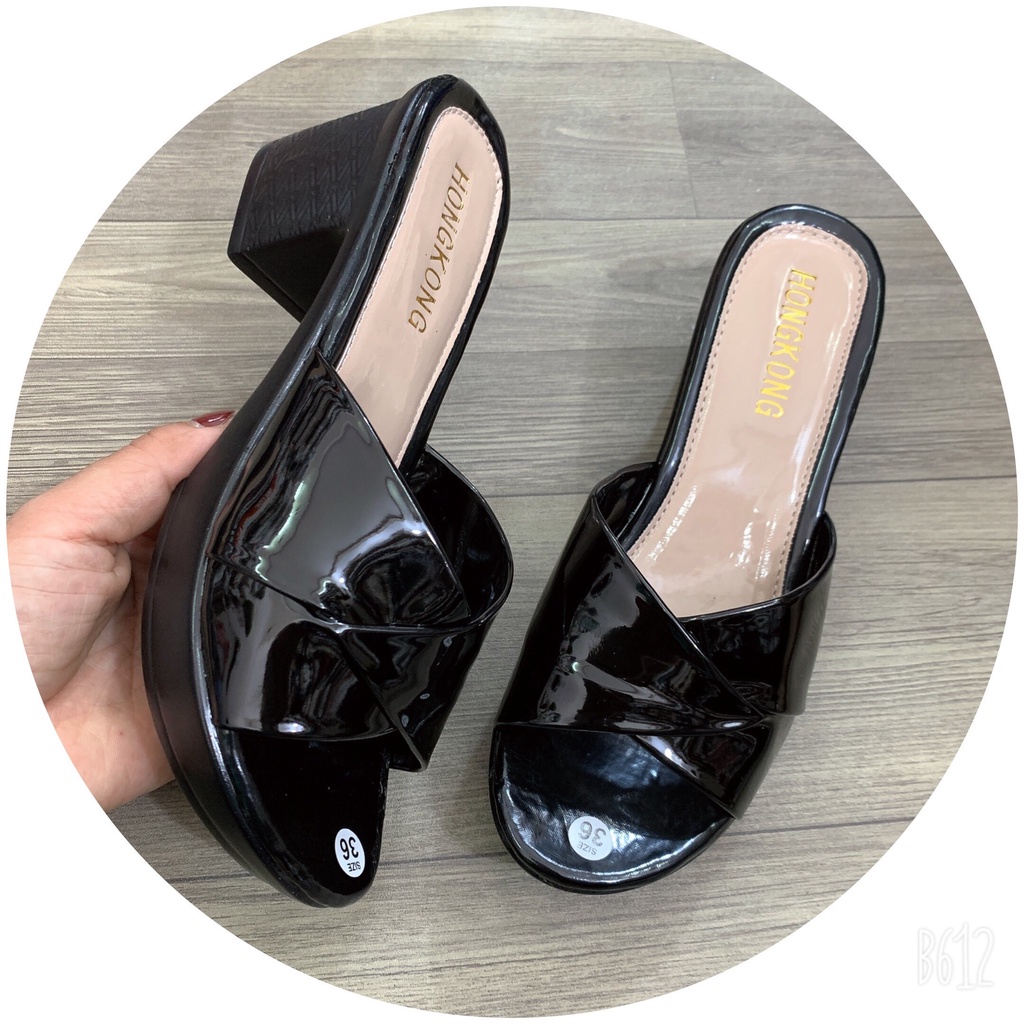 Dép nữ quai chéo da bóng siêu nhẹ cho các mẹ và bà sang chảnh