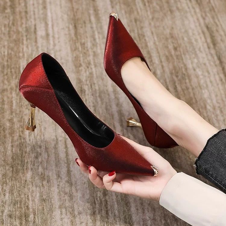 Giày Cao Gót Cô Dâu Kiểu Dáng Quyến Rũ Sang Trọng