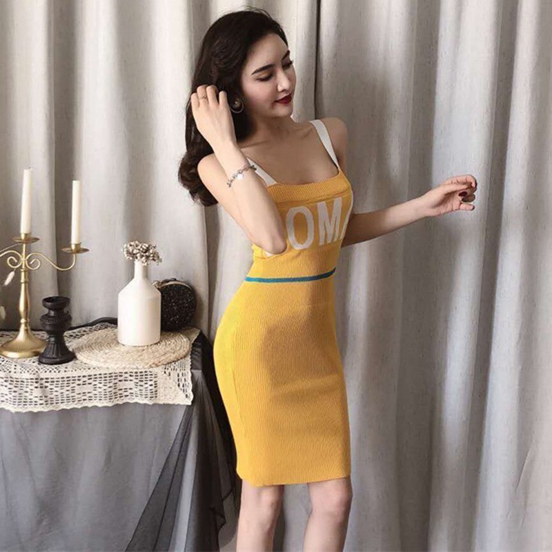 Đầm sát nách dây mảnh hoạ tiết chữ thiết kế ôm sát tôn dáng | BigBuy360 - bigbuy360.vn