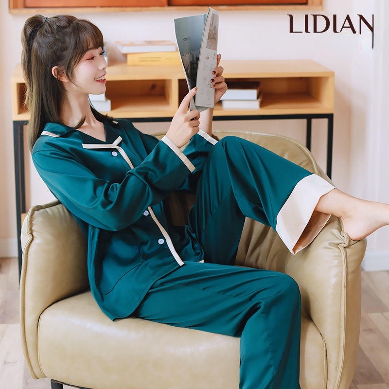 Bộ Đồ Ngủ Hai Mảnh Tay Dài Bằng Vải Lụa Họa Tiết Đơn Giản Dễ Thương Cho Nữ