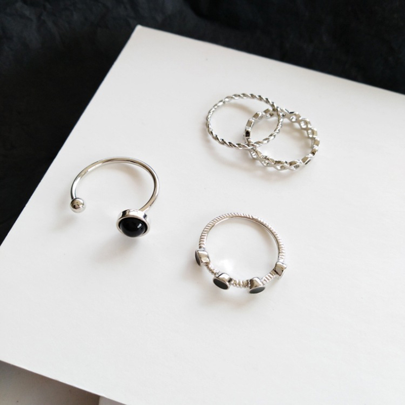 Set 4 chiếc nhẫn hợp kim thiết kế kiểu dáng cổ điển dành cho