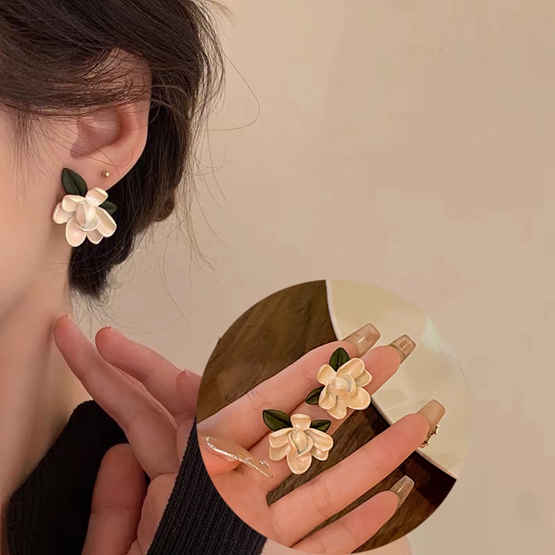 Bông Tai Hình Hoa Sơn Màu Phong Cách Retro Hợp Xu Hướng