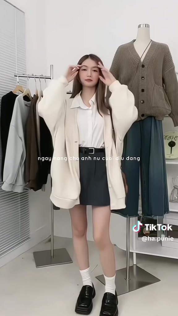 Áo Khoác Len Nữ Tay Dài Cổ V Phối Basic Trơn, Áo Len Dệt 2 Lớp Mẫu Mới 2023 Phong Cách Hàn Quốc | BigBuy360 - bigbuy360.vn