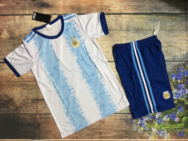 Bộ quần áo trẻ em mẫu ngẫu nhiên theo size
