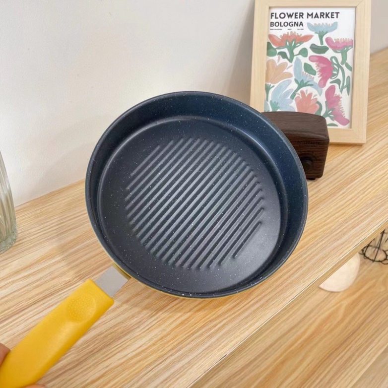Chảo Chống Dính Cao Cấp 20cm Hình Vịt Vàng  Dễ Thương,Tay Cầm Nhựa Chống Nóng Có Lổ Treo Tường Tiện Dụng