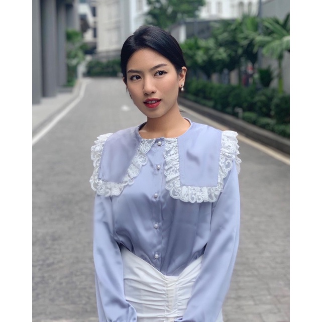 Áo sơmi lụa cổ bèo ren