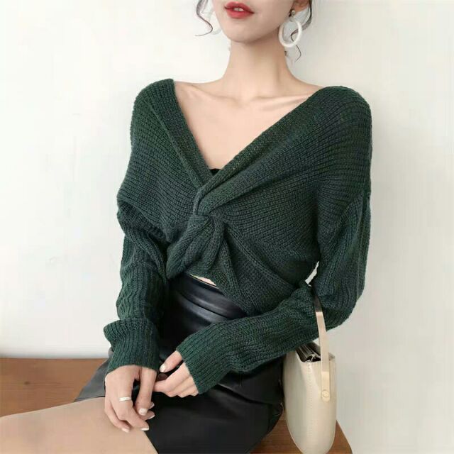 Áo len ulzang kiểu xoắn ngực