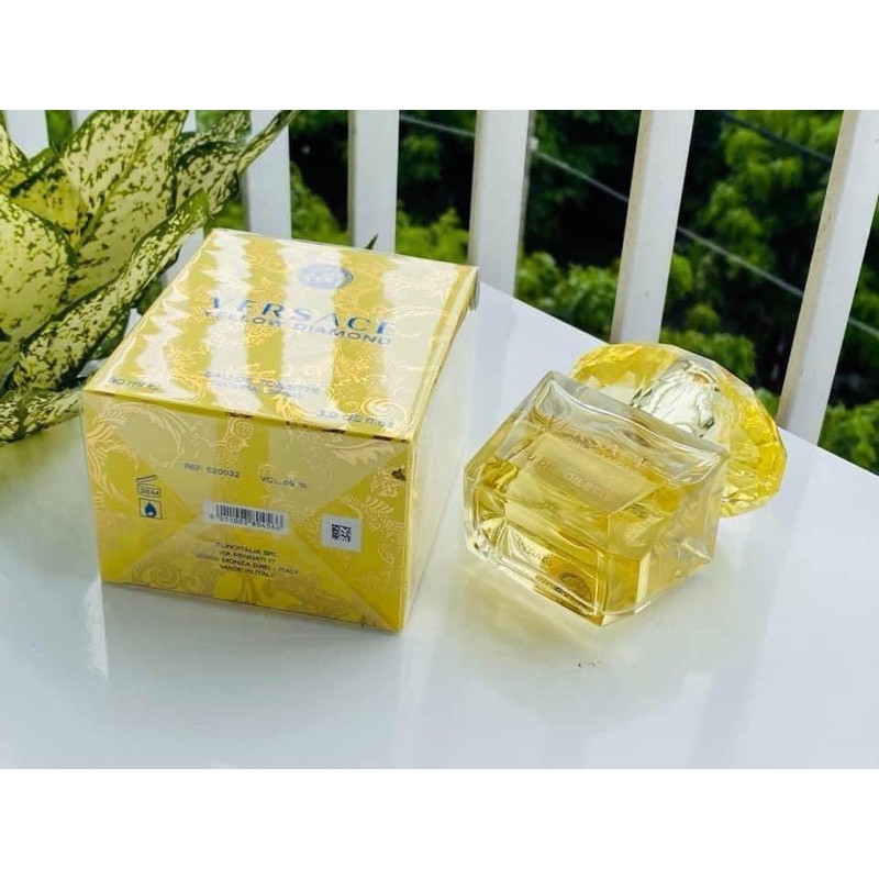 Nước hoa nữ Versace Vàng For Women - Nhẹ nhàng, tươi trẻ    Versace Yellow Diamond 90ml