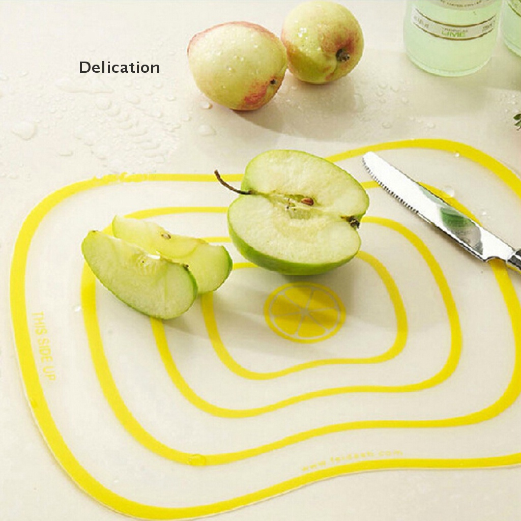 Thớt Cắt Trái Cây / Rau Củ Quả Bằng Nhựa Siêu Mỏng Nhiều Màu Sắc Khác Nhau