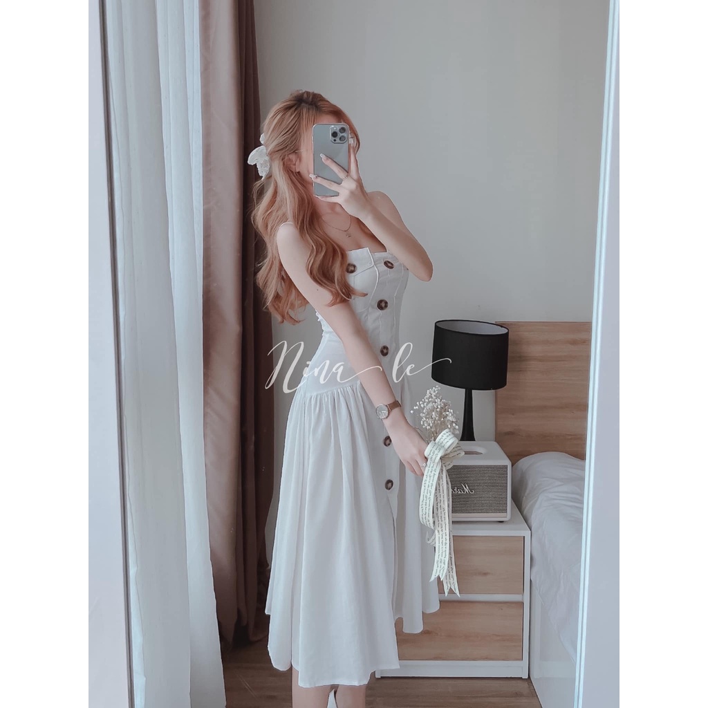 Đầm váy hai dây dáng xòe xếp ly sang chảnh, màu sắc giúp nàng nổi bật dự tiệc, đi chơi