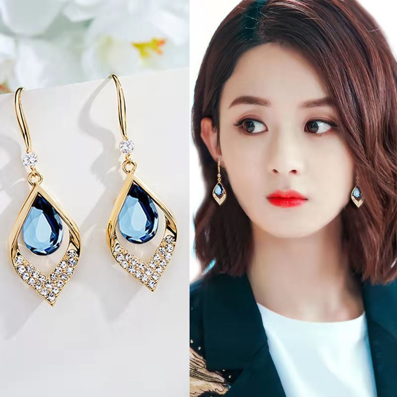 Silver diamond Fashion Hollow temperament Japan and Korea Creative blue blue crystal earrings French Diamond geometric earrings Atmospheric diamonds Earrings